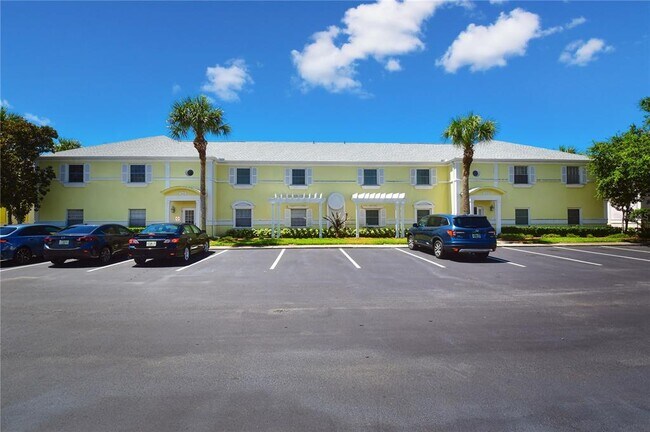 Primary Photo - 204 Pompano Dr SE
