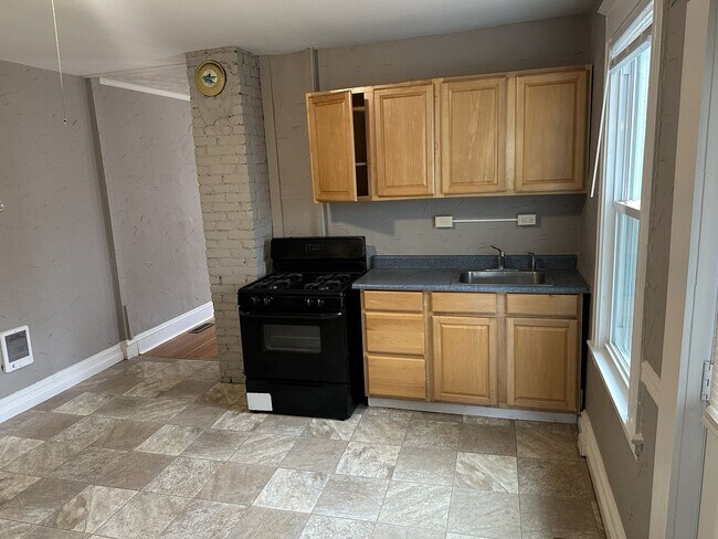 Building Photo - 238-240 Oak Street