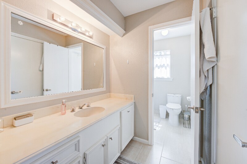 Building Photo - 16607 Brenton Oaks Dr