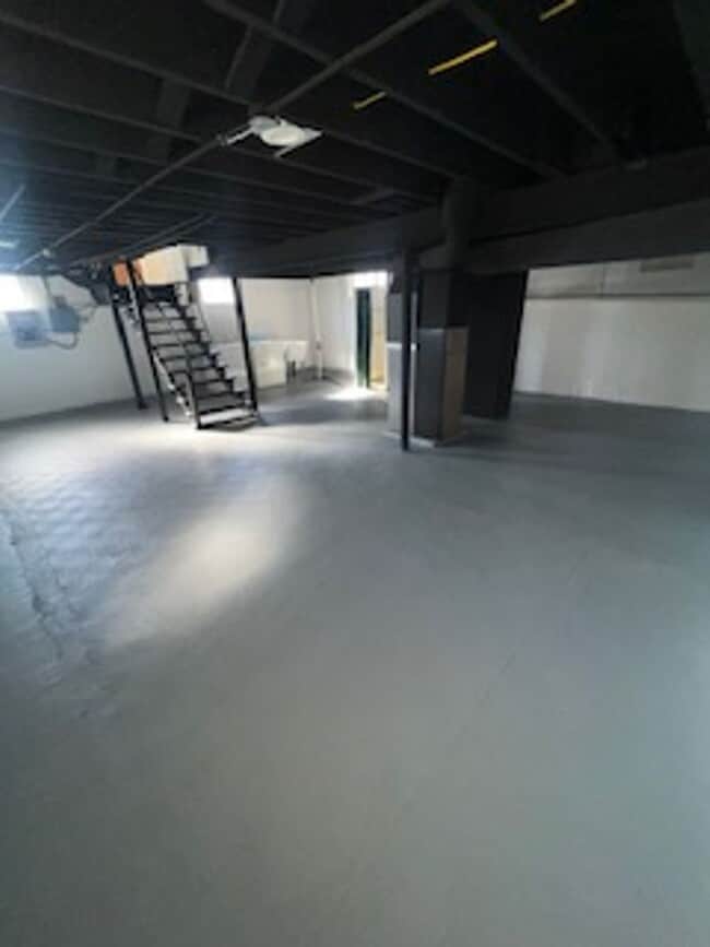 Building Photo - 406 Wills Ave