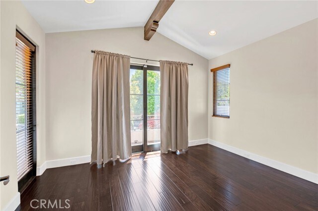 Building Photo - 221 Vía Alameda