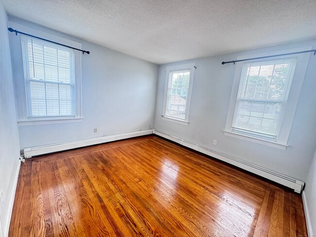 Building Photo - 26 Bradley Ave