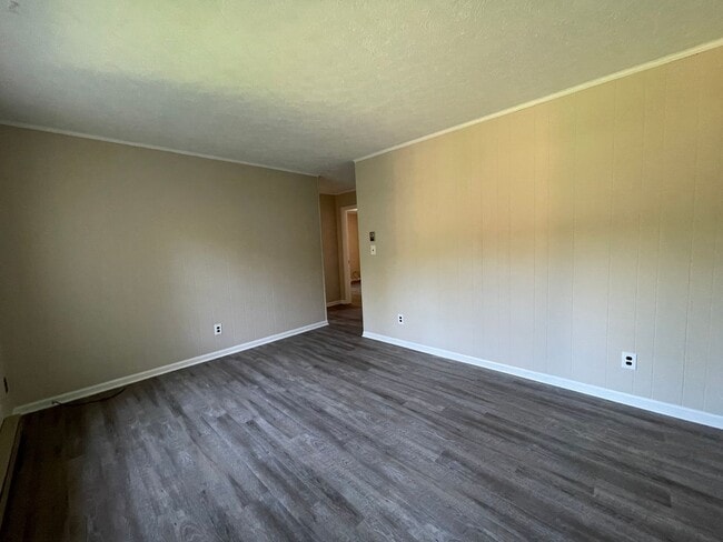 Building Photo - 1110-1112 Heath Ave