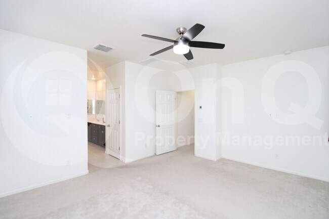 Building Photo - 5353 W Desert Hollow Dr