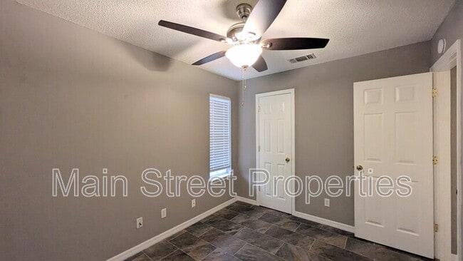 Building Photo - 3180 Birdseye Cir