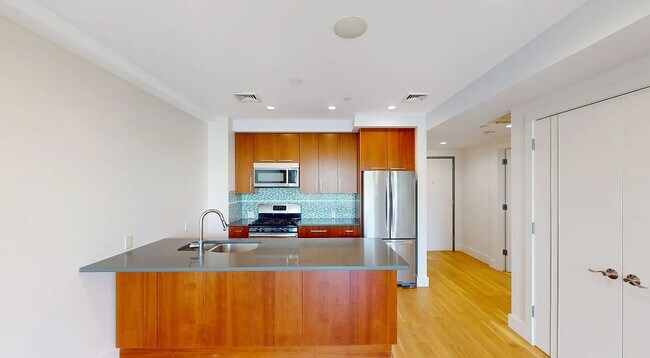 Building Photo - wonderful one bedroom for immediate move