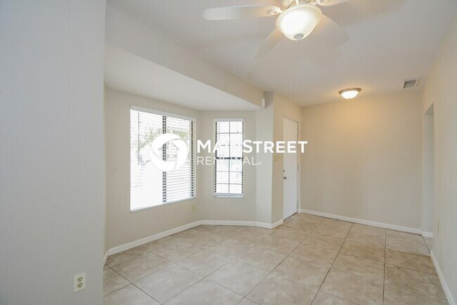 Building Photo - 2 Bedroom Pet-Friendly Home in Tucson, AZ with Main Street Renewal