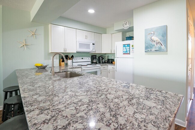 Building Photo - OCEANFRONT GETAWAY OFF-SEASON MONTHLY RENTAL