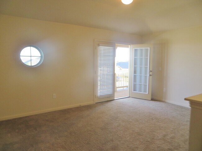 Building Photo - 3 Bedroom 2.5 Bathroom: Georgetown- Pinnacle Home