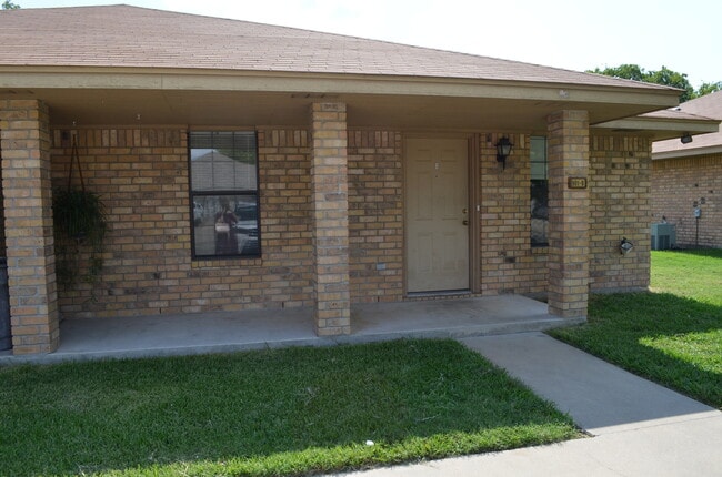 Building Photo - AFFORDABLE 2 BEDROOM DUPLEX IN HARKER HEIGHTS