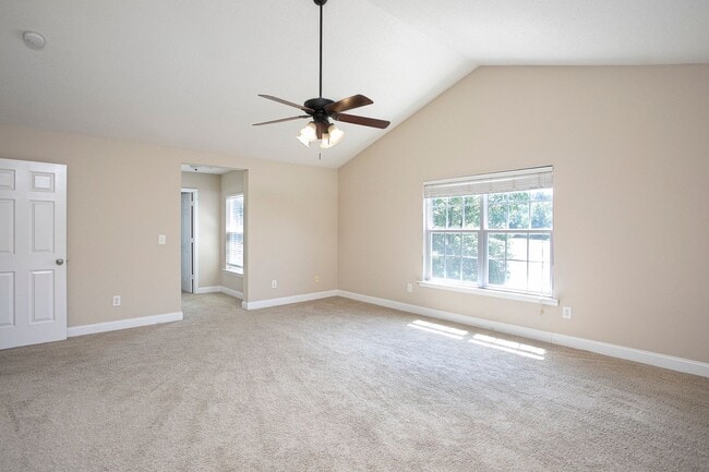 Building Photo - Beautiful 3 Bedroom Home w/Loft in Cary! - Available July 7th
