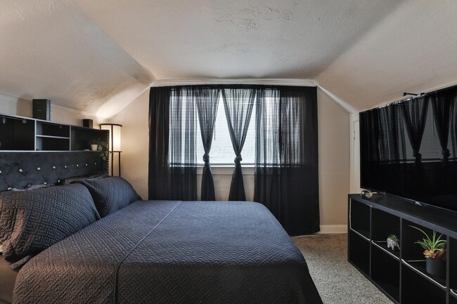 Building Photo - 1599 Mooberry St