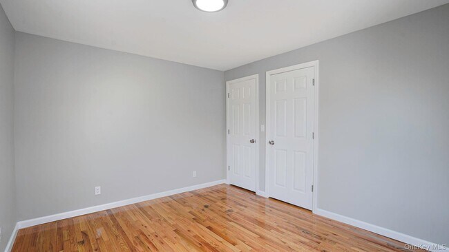 Building Photo - 103 Third Ave