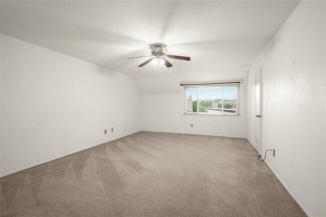 Building Photo - 6652 Montauk Dr