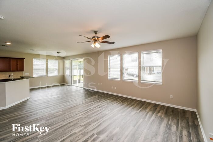 Building Photo - 1592 Oldenburg Dr