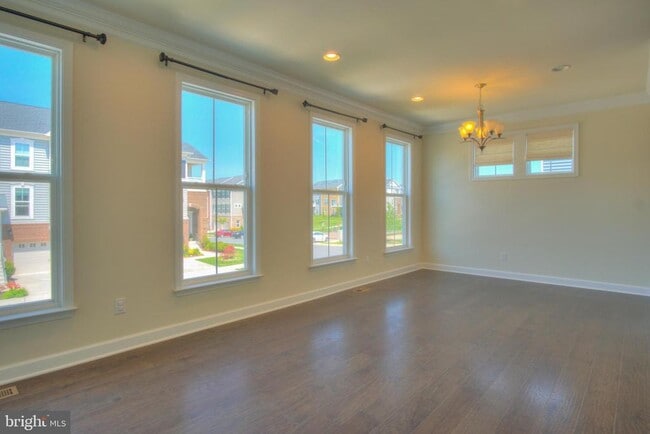 Building Photo - 42629 Oak Pk Sq