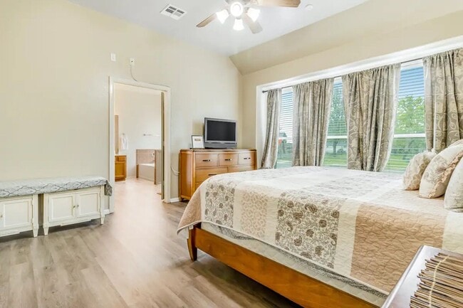 Building Photo - Charmer in Blanco River Village with Amazing Back Patio!