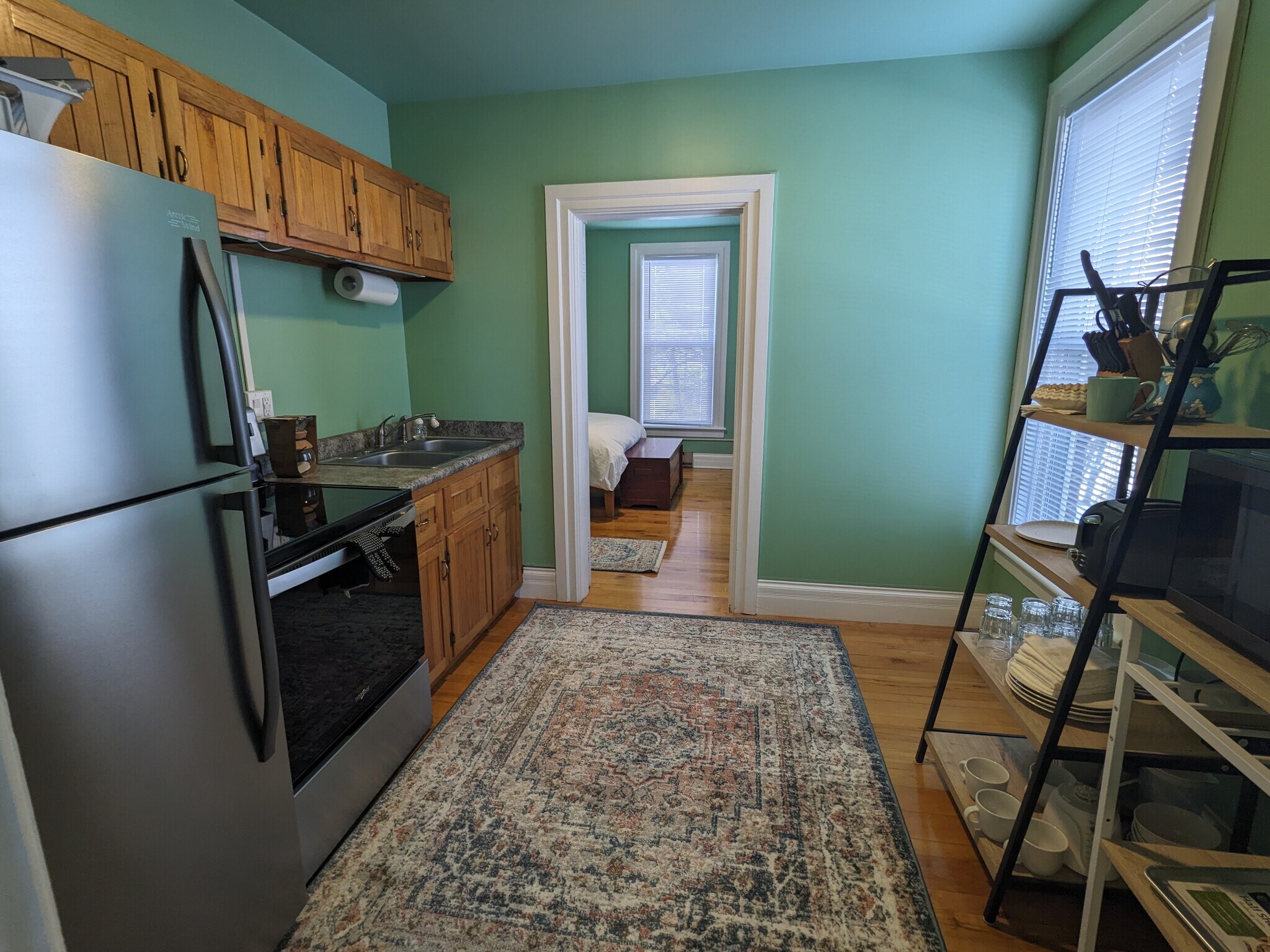 Building Photo - 423 Budd St