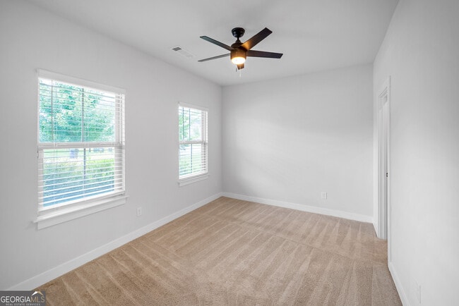 Building Photo - 533 Daffodil Ln