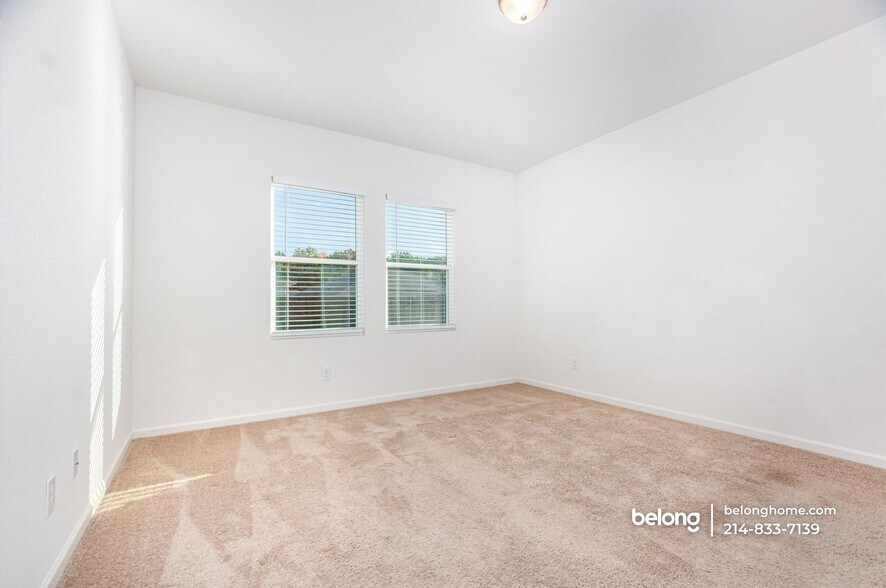 Building Photo - 706 Windsor Ct