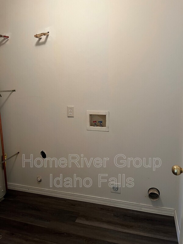 Building Photo - 1537 Canyon Ave