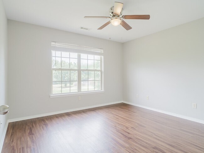 Building Photo - 3304 SW Deerfield Blvd