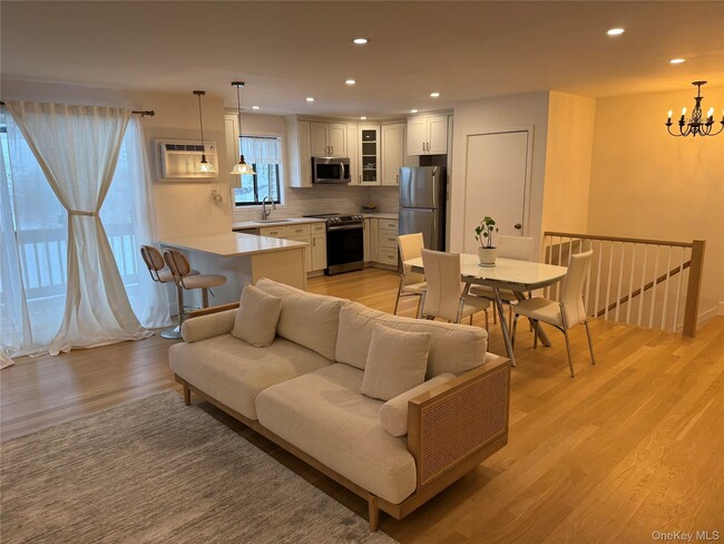 Building Photo - 404 Vista on the Lake