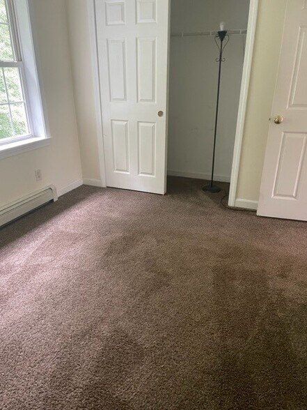 Building Photo - 1029 Mammoth Rd