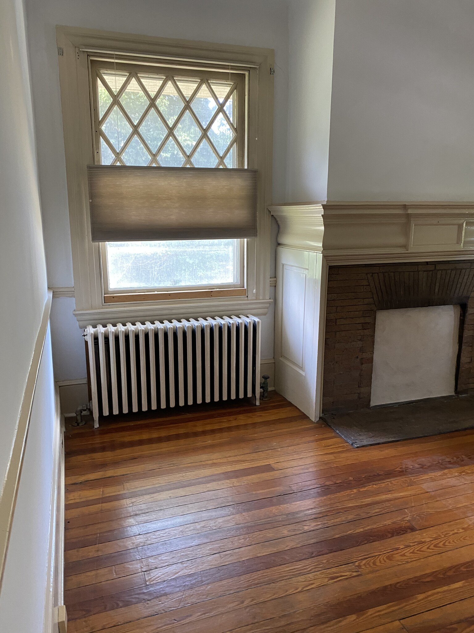 Living room - 7936 Montgomery Ave