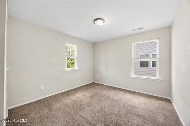 Building Photo - 5600 Yorkwood Dr