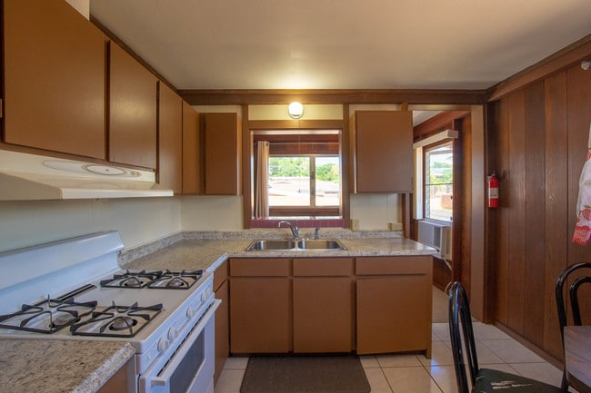 Kitchen - 94-872 Lumiholoi St