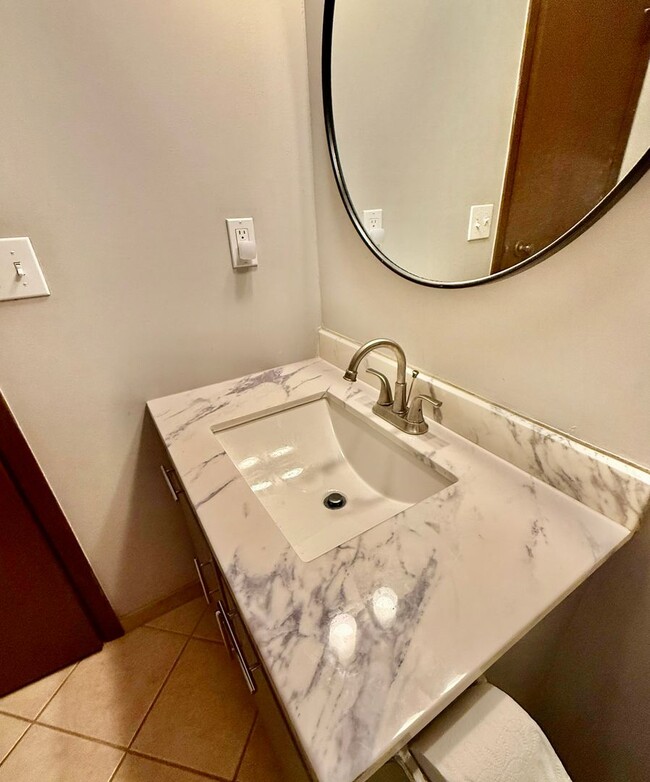 Building Photo - Fully Furnished 2-Bedroom Condo – 2 Blocks...