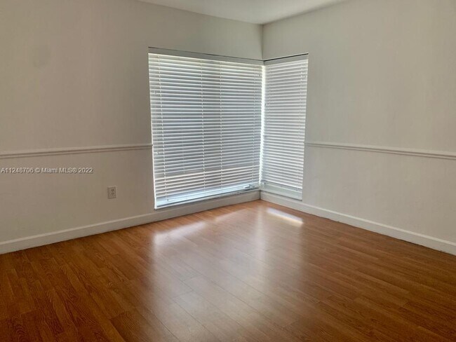 Building Photo - 1001 Surfside Blvd