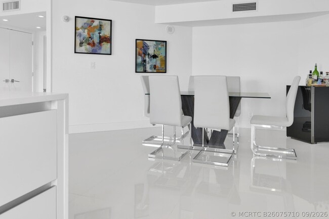 Building Photo - 550 S Ocean Blvd
