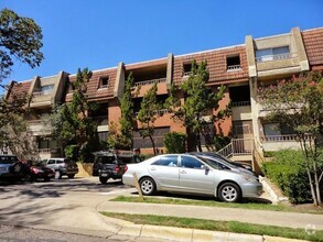 Building Photo - 3115 Helms St