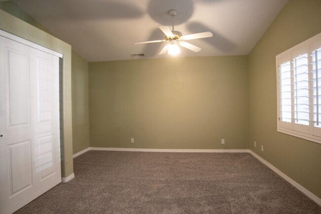 Building Photo - Beautiful Walnut Ridge Home!