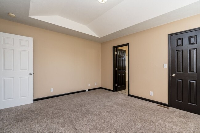 Building Photo - 102 Brandi Ct