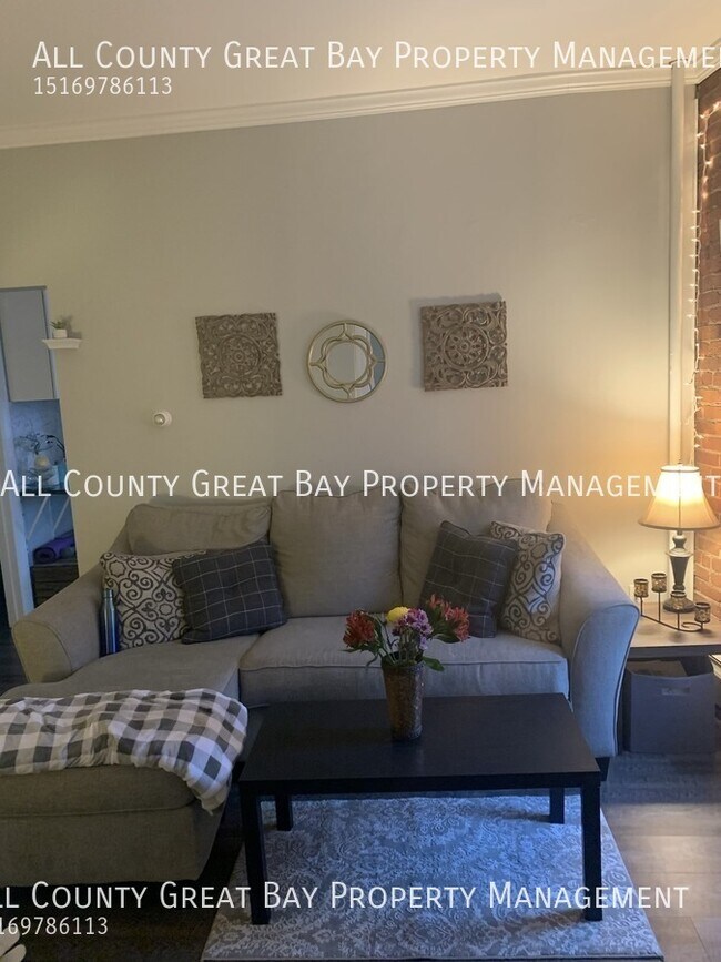 Building Photo - 8 Railroad Ave