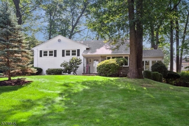 Building Photo - 19 Braidburn Way