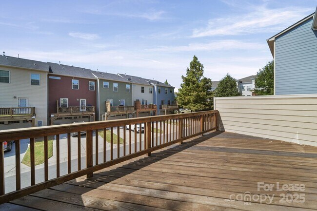 Building Photo - 4061 Zilker Park Dr