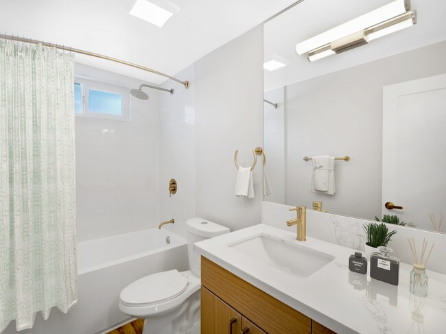Interior Photo - The CitiZen at 3650 Newton
