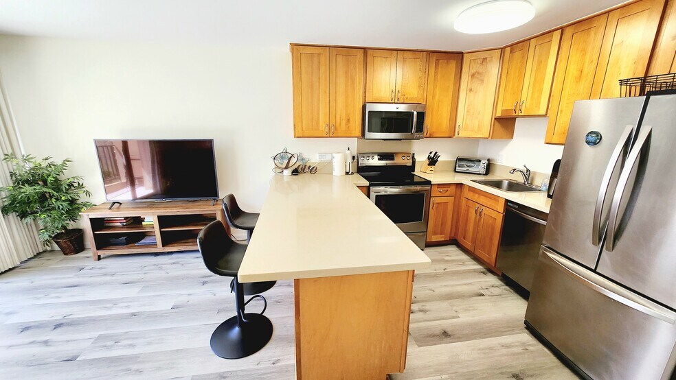 Building Photo - 411 Hobron Ln