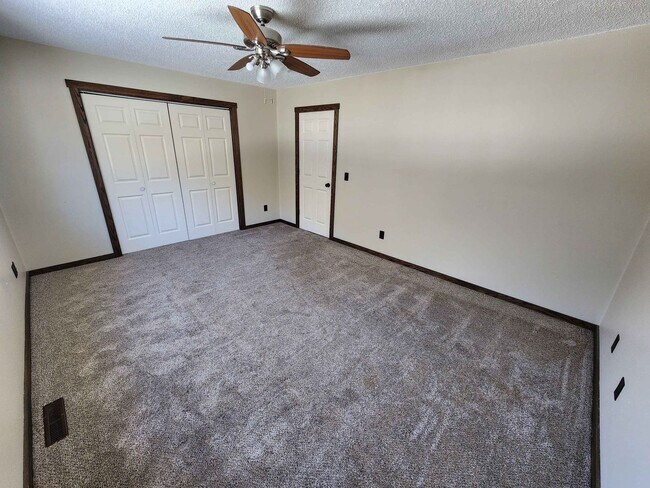 Building Photo - 1054/1056 Zephyr