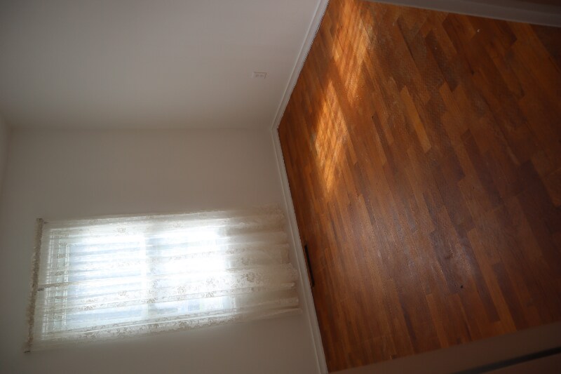 Building Photo - 275 Viking Dr