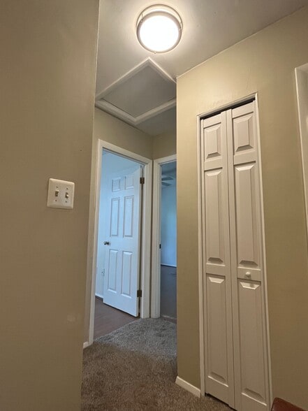 Upstairs hallway - 9415 Riverbrink Ct