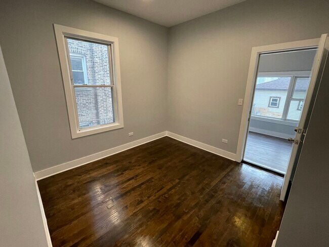 Building Photo - 2442 N Lawndale Ave