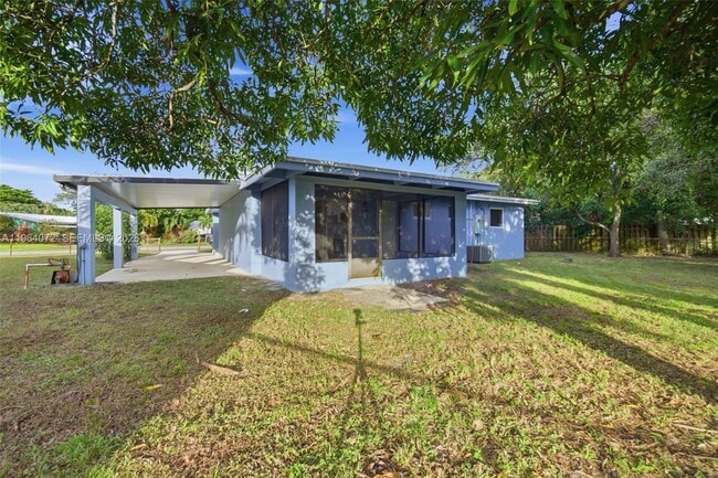 Building Photo - 3548 SW 16th Ct