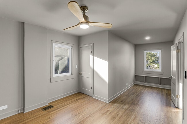 Building Photo - 351 Jefferson Ave