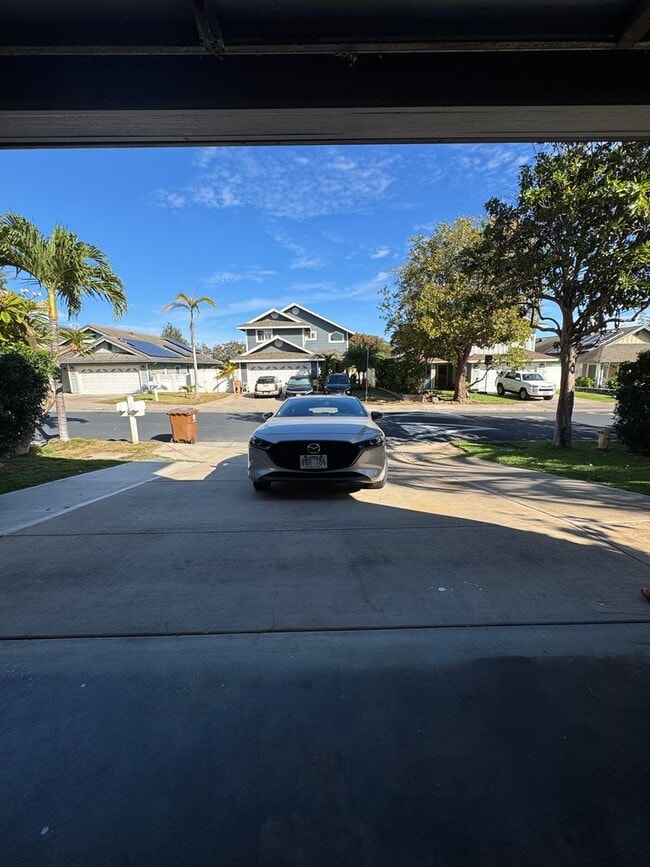 Building Photo - For Rent – Legends at Maui Lani | Spacious 4-Bedroom, 2.5-Bath Home