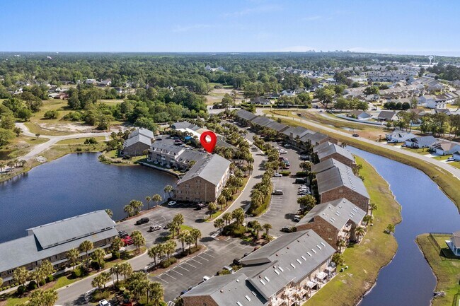 Building Photo - Seasonal Rental Available Now-3/31/26-Wifi/Cable/Electric Included